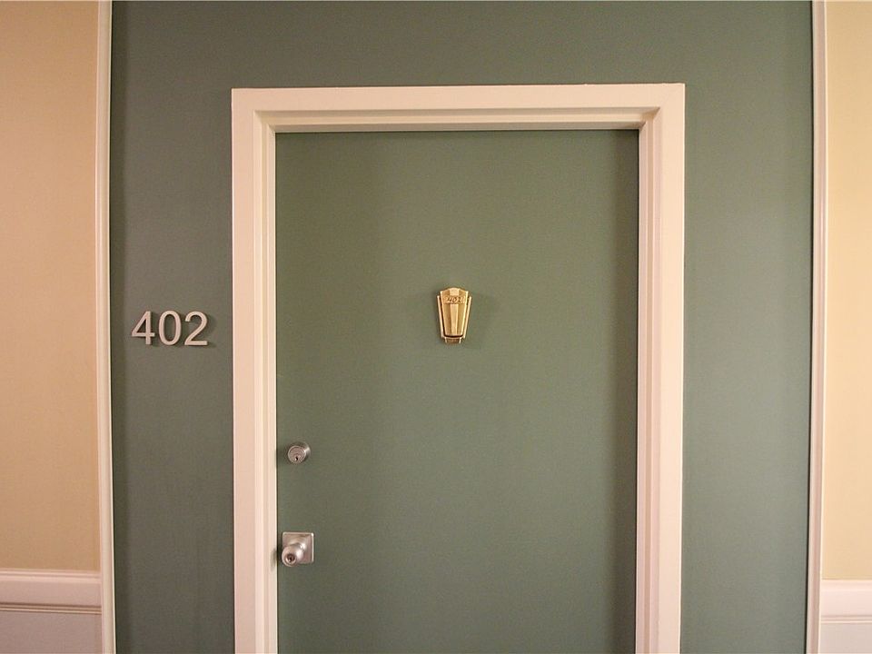 1st image of 128 N Craig St APT 402