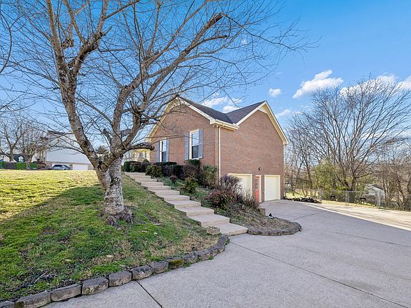 3rd image of 2002 W Creek Ct