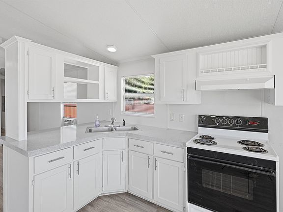 5th image of 902 Flamingo Rd