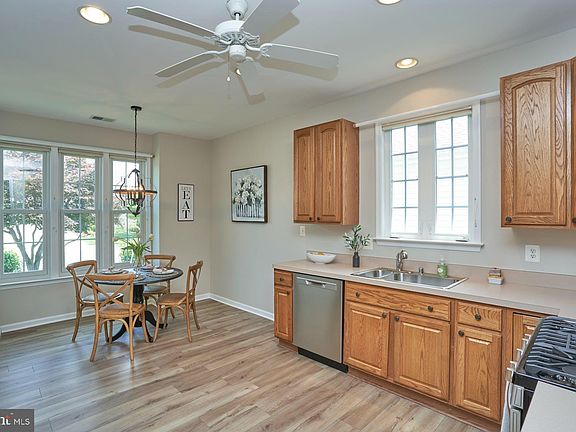 4th image of 6772 Arthur Hills Dr