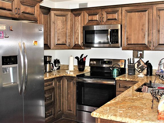 3rd image of 2853 E Juanita Ave
