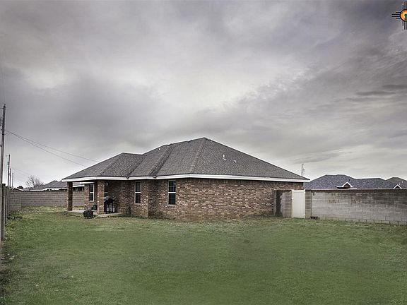 2nd image of 2214 Boxwood Cir