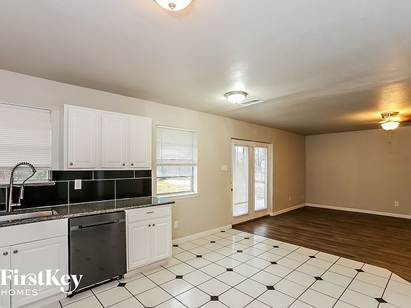 5th image of 12301 Queen Dr
