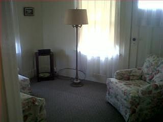 4th image of 627 Miller Ave