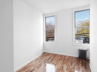 484 Grandview Ave #TOP, Ridgewood, NY 11385