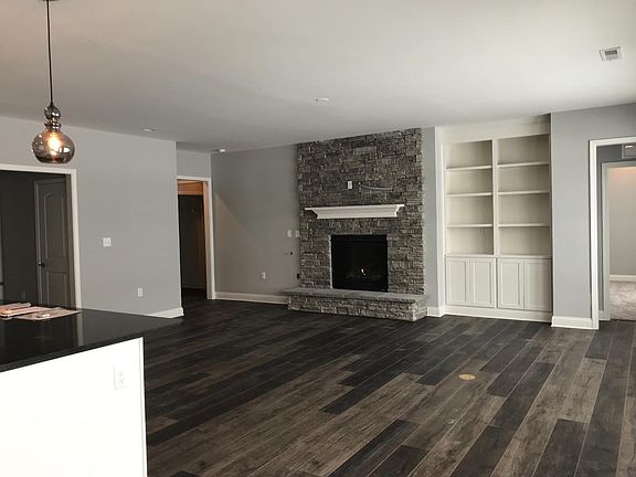 5th image of 2160 Carnation Dr