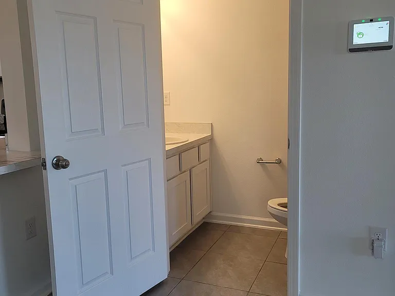 9025 Gifford Dr — Photo 2