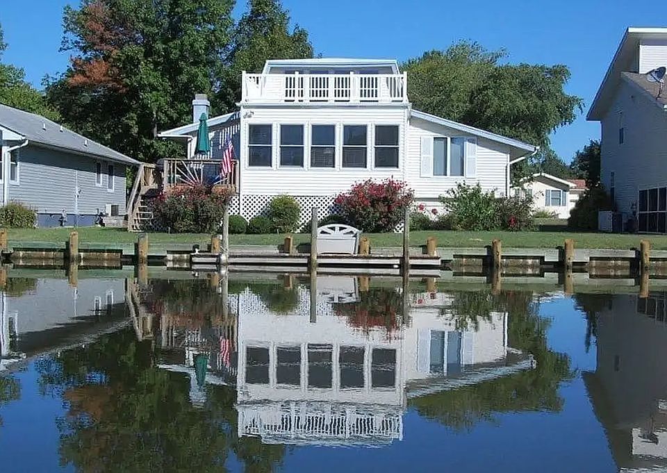 2nd image of 55 Clubhouse Dr