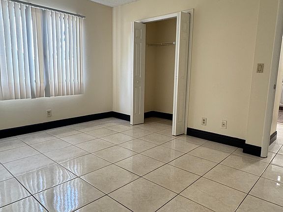 4th image of 215 Lakeview Dr