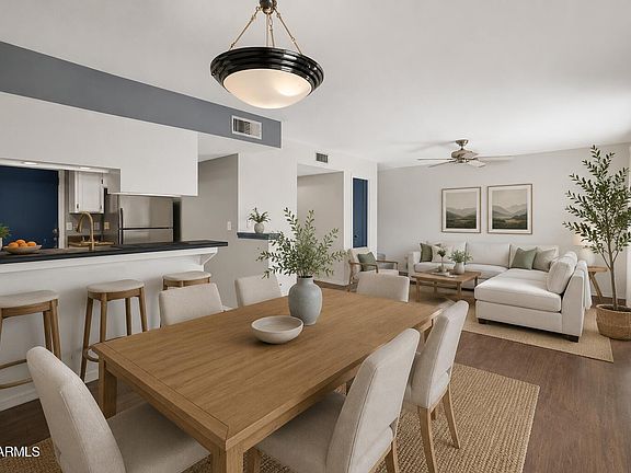 5th image of 821 E REDONDO Drive