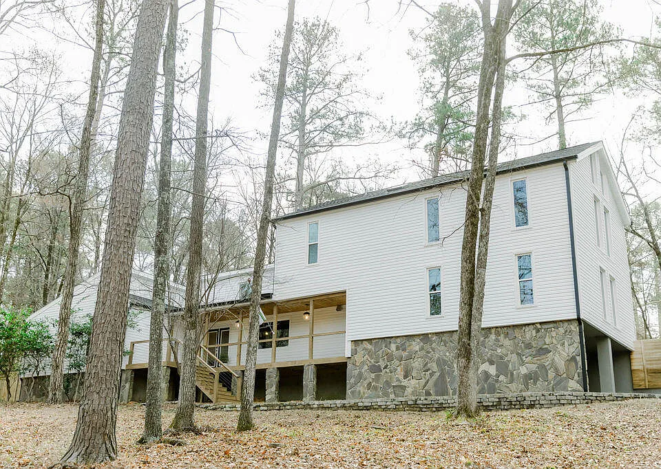 1 Woodbridge Way