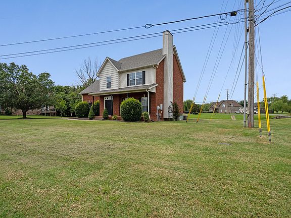 5th image of 302 Twelve Oaks Ln