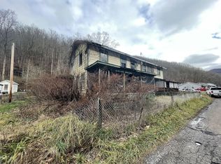 4161 Armstrong Creek Rd, Powellton, WV 25161