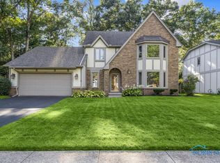 2415 Cannons Park Rd, Toledo, OH 43617