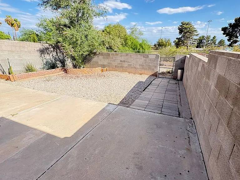8838 E Arbor St — Photo 18