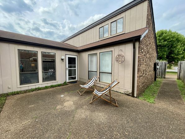824 Old Coach Ct, Hermitage, TN 37076