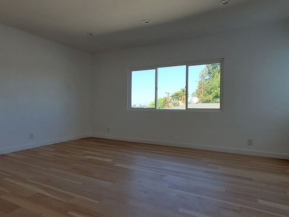 2nd image of 1491 Scott Ave #5