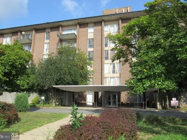 6011 Emerson St APT 306, Bladensburg, MD 20710