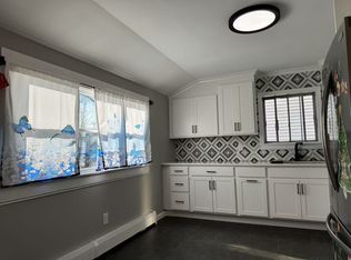 10 Vilno Ct #2, Huntington Station, NY 11746