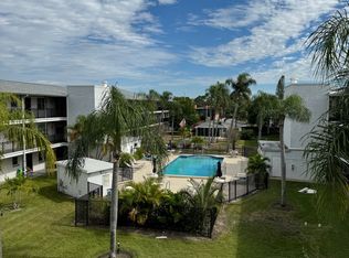 4050 4th St N APT 218, Saint Petersburg, FL 33703