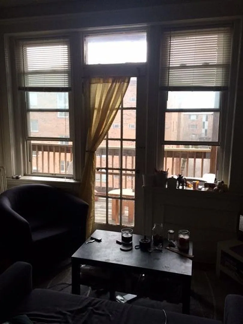 Charming 1.5 Bedroom — Photo 1