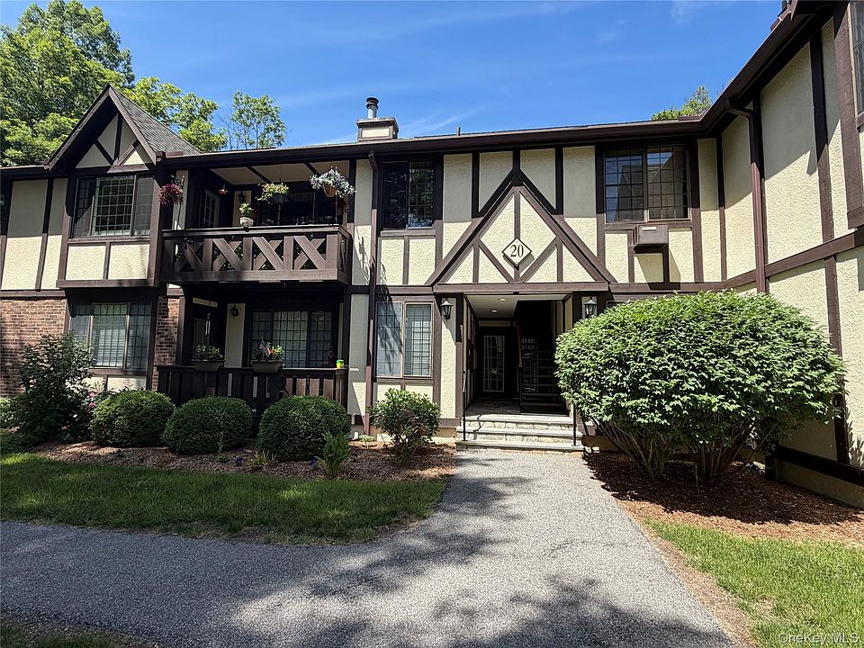 1st image of 20 Foxwood Drive #1