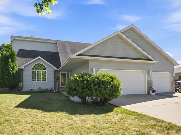 1975 29th Street Cir S, Moorhead, MN 56560