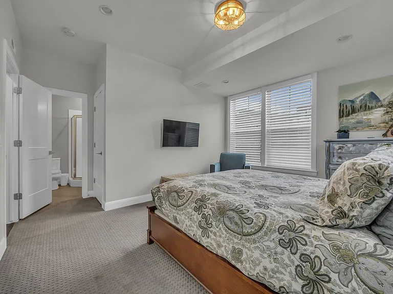 1072 W Cattail Ct — Photo 24