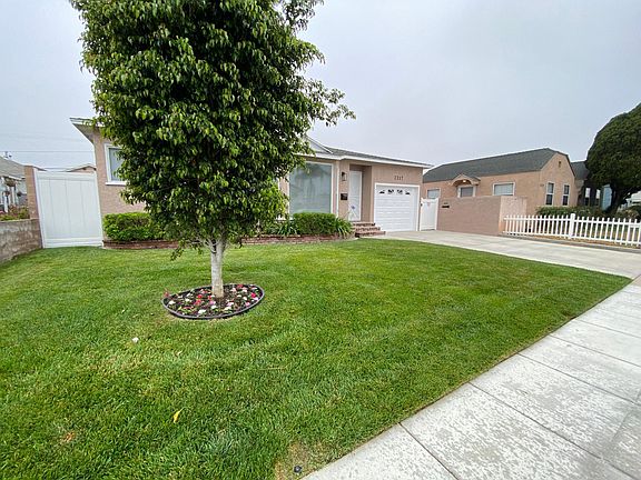 5th image of 2217 Cabrillo Ave