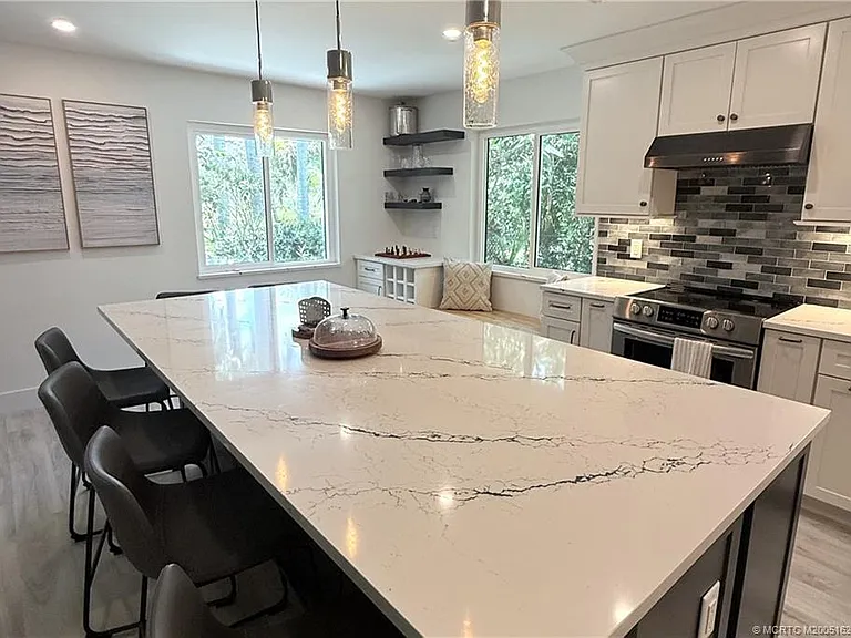 1196 SE Saint Lucie Blvd — Photo 4