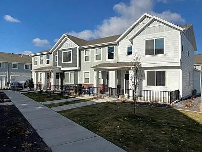 River Park Commons — Photo 28