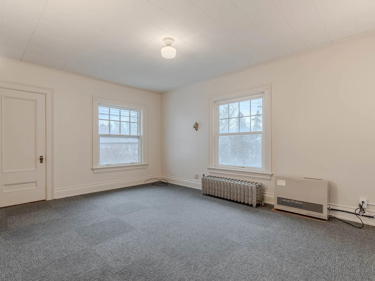 2 bed, 1.0 bath, 1023 sqft, $1,000 — Photo 2