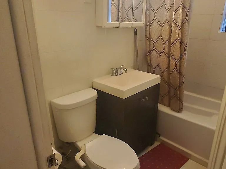 241 Griffith St — Photo 6