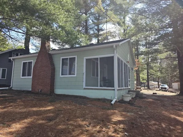 N3769 Friendship Ln, Wautoma, WI 54982