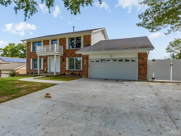 148 Spring Oaks Dr, Ballwin, MO 63011