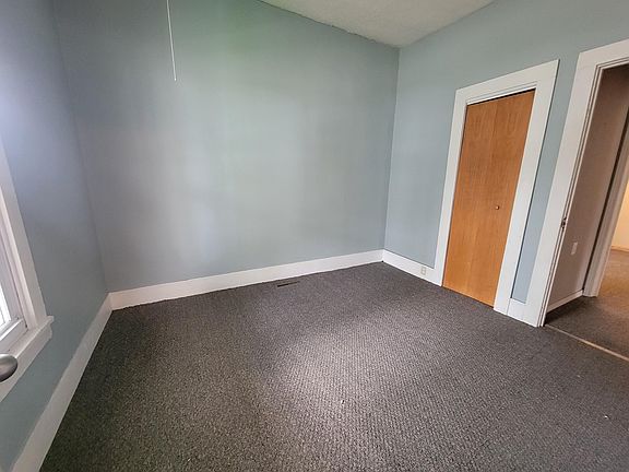 3rd image of 140 Washington St
