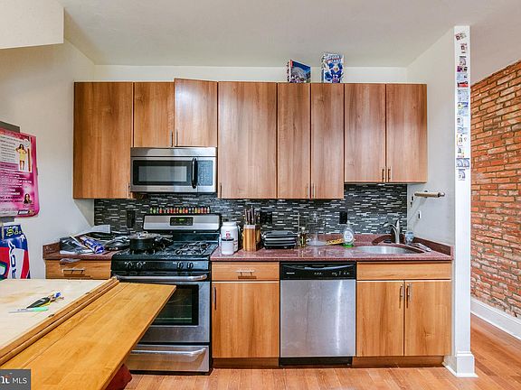 4th image of 338 N Sloan St