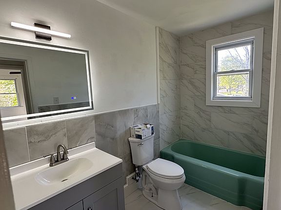 4th image of 277 W Langley Ave