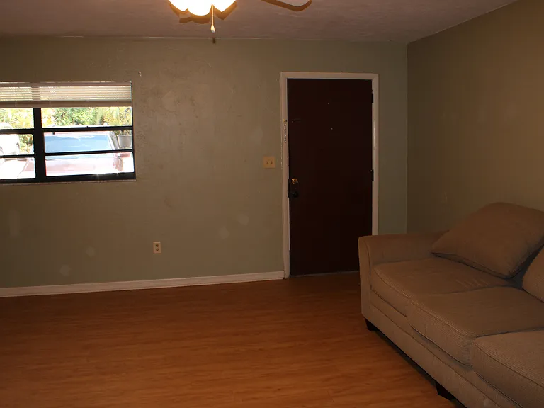 821 NW 13th St #9 — Photo 32