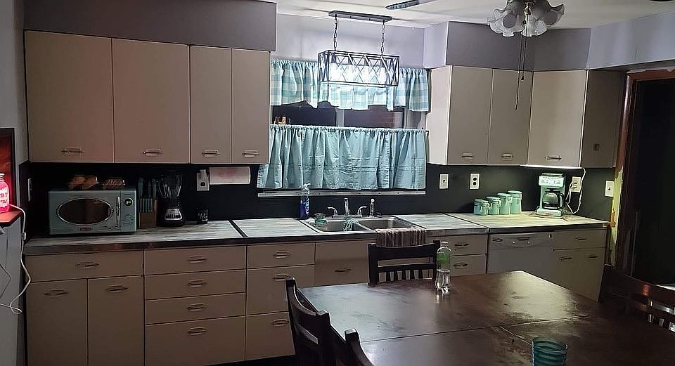 318 S Welver St, Ridgway, IL 62979 Zillow