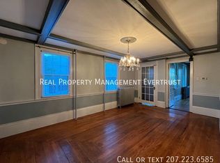 98 Main St #A, Winthrop, ME 04364