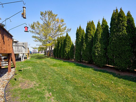 5th image of 247 SE Lowell Dr