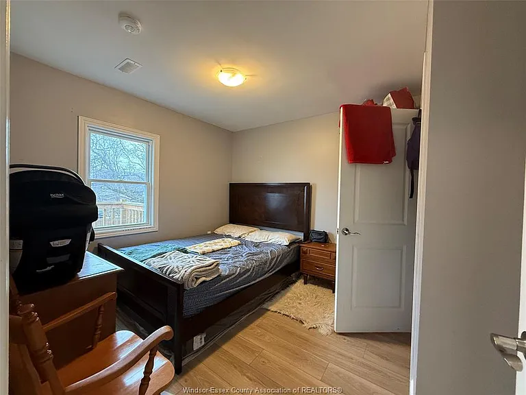 485 Aylmer Ave #UPPER — Photo 3