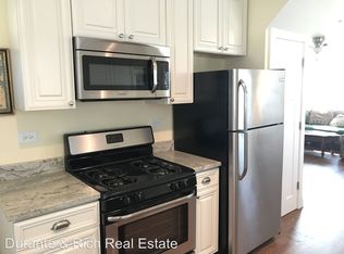 4414 N Riverdale Dr, McHenry, IL 60051