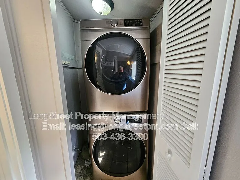 1734 SW Market St — Photo 36