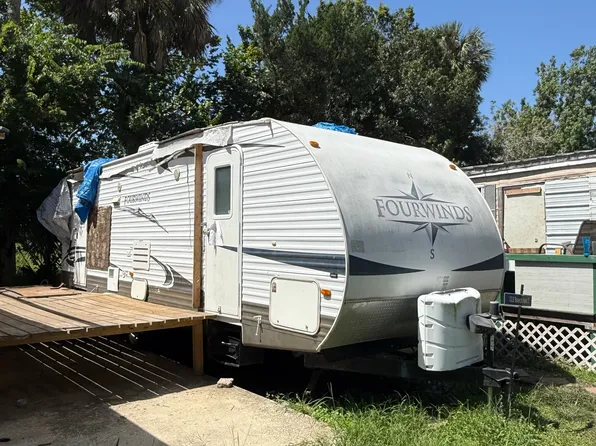 622 N Beach St, Daytona Beach, FL