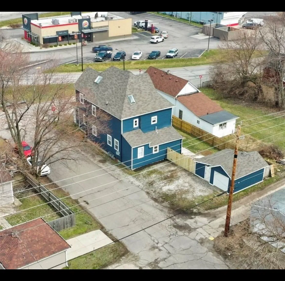 3 bed, 2000 sqft, $1,975 — Photo 2