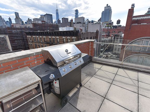 3rd image of 156 Mott St APT 6