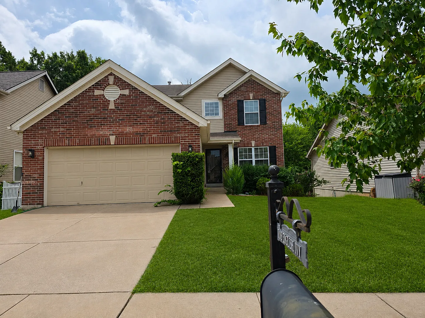 3 bed, 3.5 bath, 2392 sqft, $2,590 — Photo 1