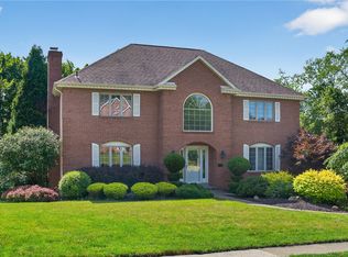 2455 Dogwood Dr, Wexford, PA 15090